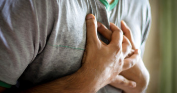 Chest Pain and Heart Attacks – Here Is What You Do